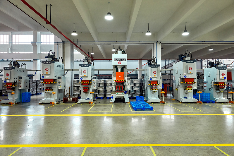 帥豐電器董事長(zhǎng)商若云女士榮獲“浙江省優(yōu)秀企業(yè)家”稱號(hào)